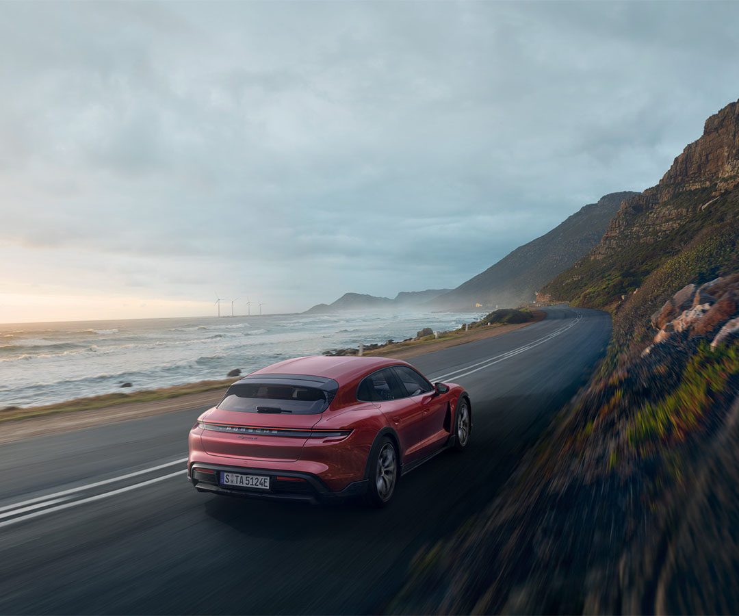 porsche-taycan-cross-turismo-supporting-image-02